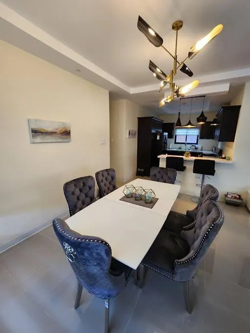 בית נופש אוצ'ו ריוס Grand Palladium Island Vacation Stay ג'מייקה